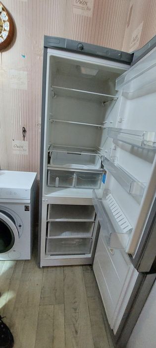 Холодильник Indesit