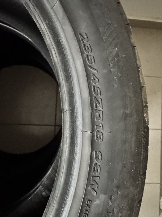 Продам 3 летних балона 235/45/18