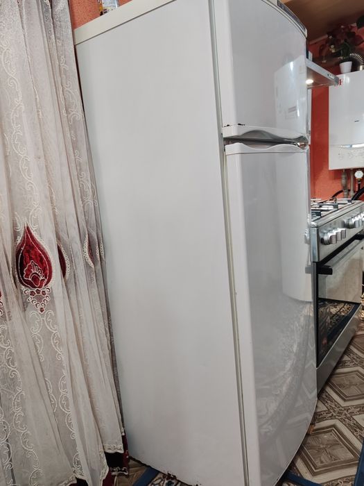 Холодилник сатылады екі камералық