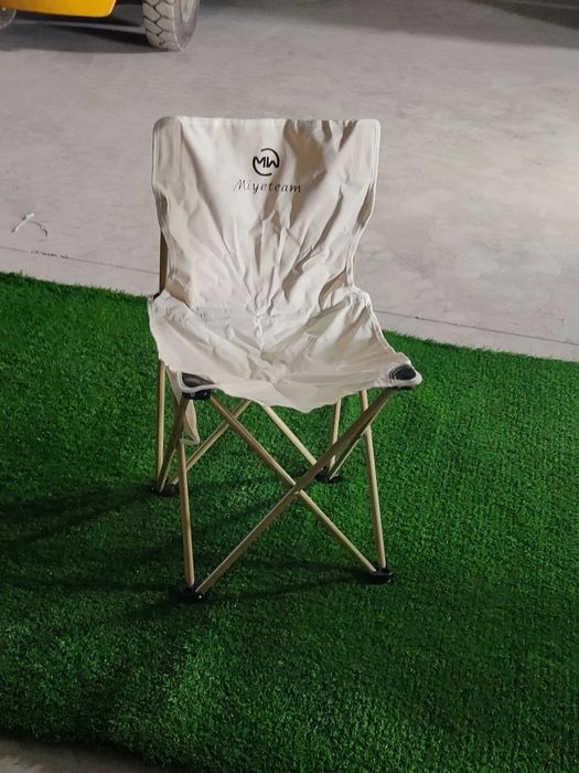 Столы и стулья для пикника и отдыха на природе.