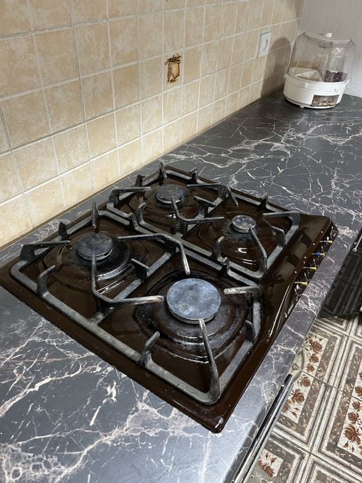 Продам газовую плиту