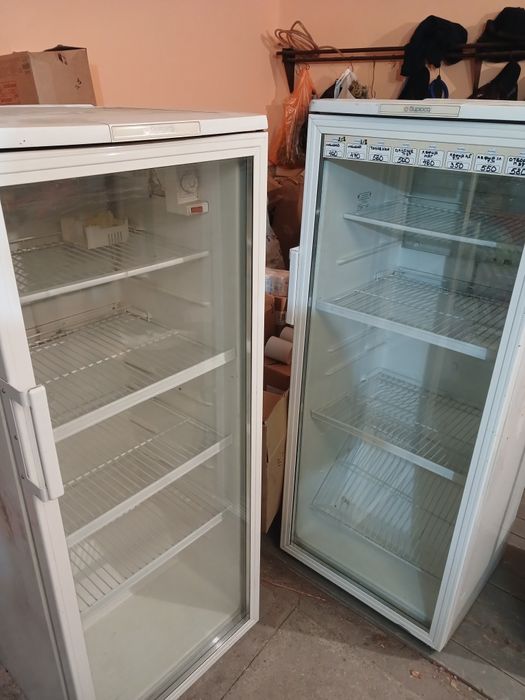 Продам витринные холодильники.