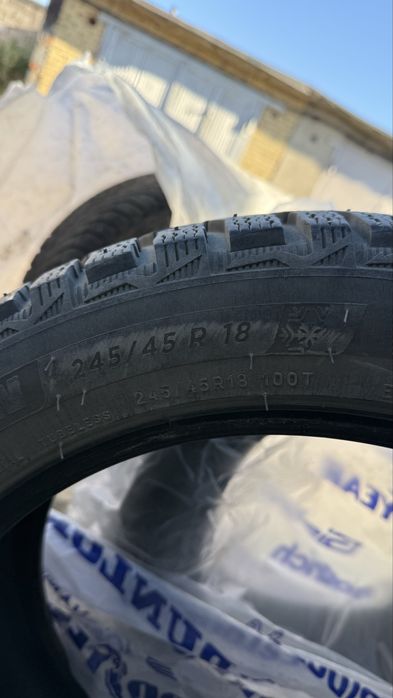 Michelin 245/45 R18