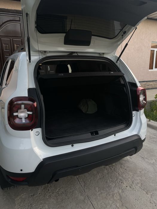 Avtomobil Renault Duster