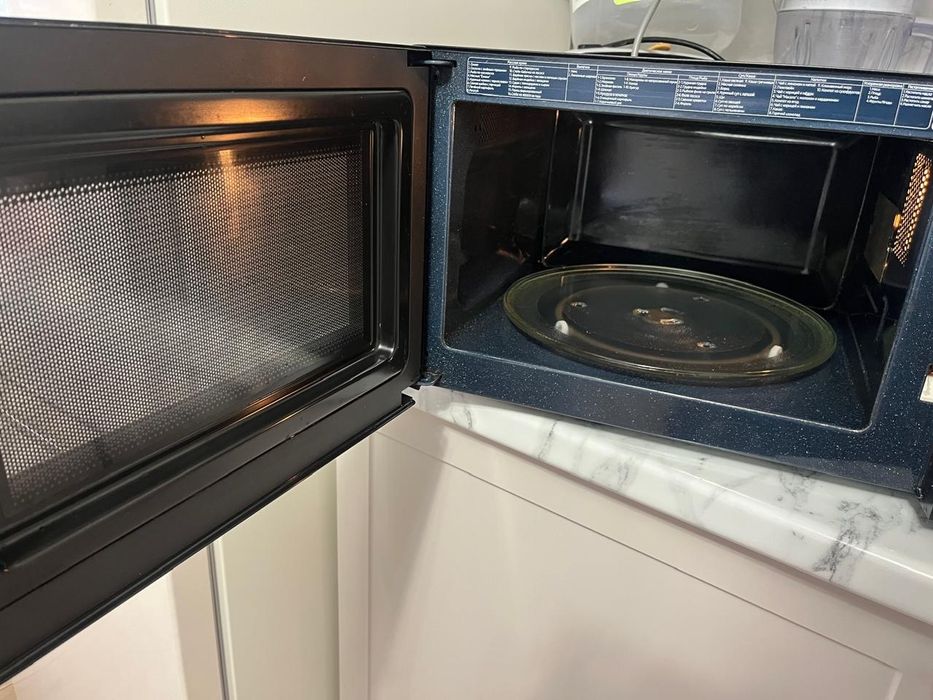 Продаю микроволновую печку