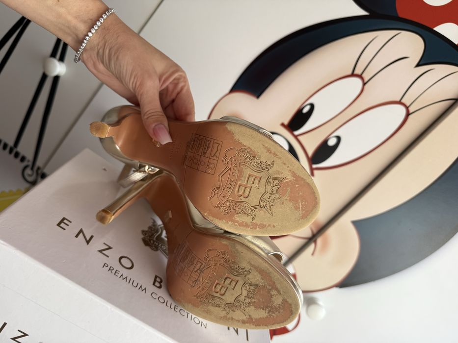 Set sandale Enzo Bertini si plic auriu