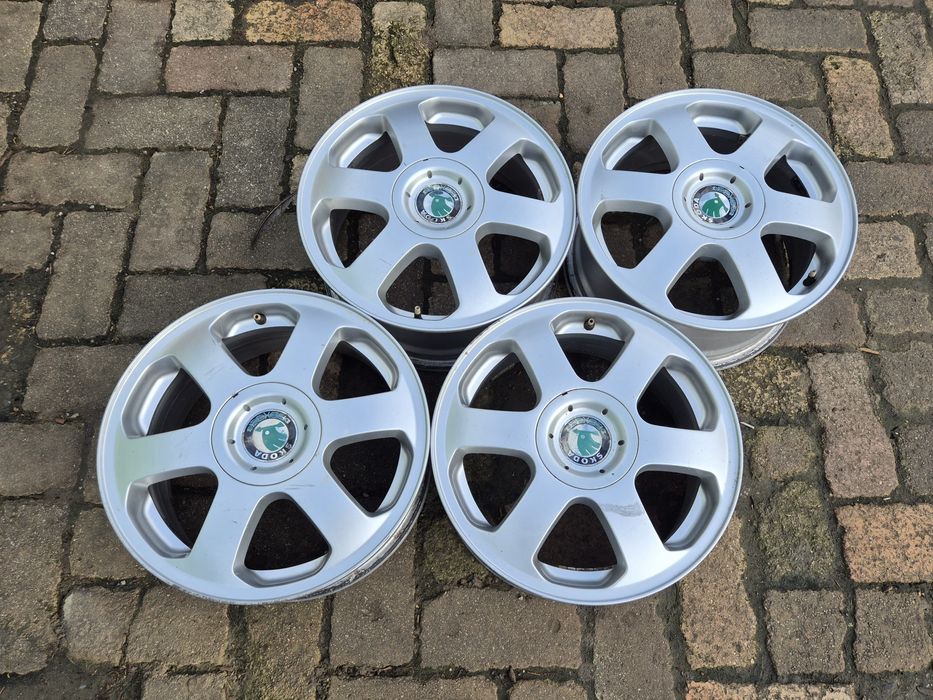 Set 4buc jante aliaj originale Skoda R15 seria 6.5Jx15H2 ET 43 - 5x100