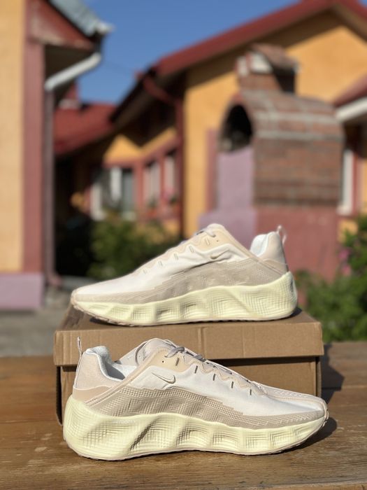 Nike Ava Rover Rice Light Powder