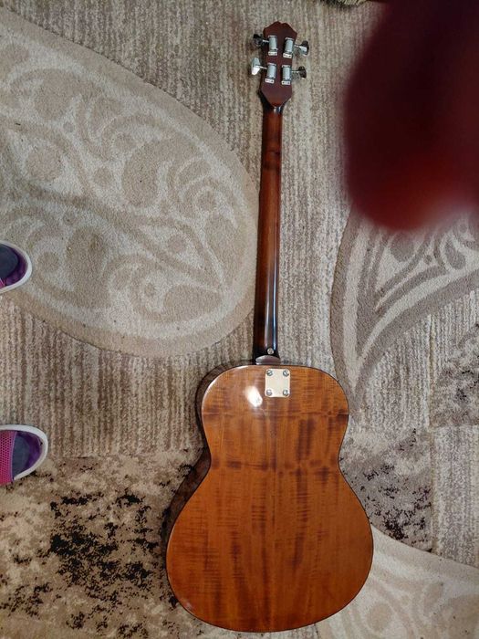 Chitara Bass Acustica Hora,stare impecabila(cu husa de tansport)- fabricata pentru export.
