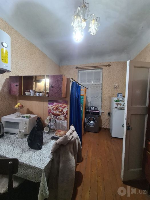 Продается 2х комнатная квартира бывшая общага 2этаж в 2х этажах.узбуму