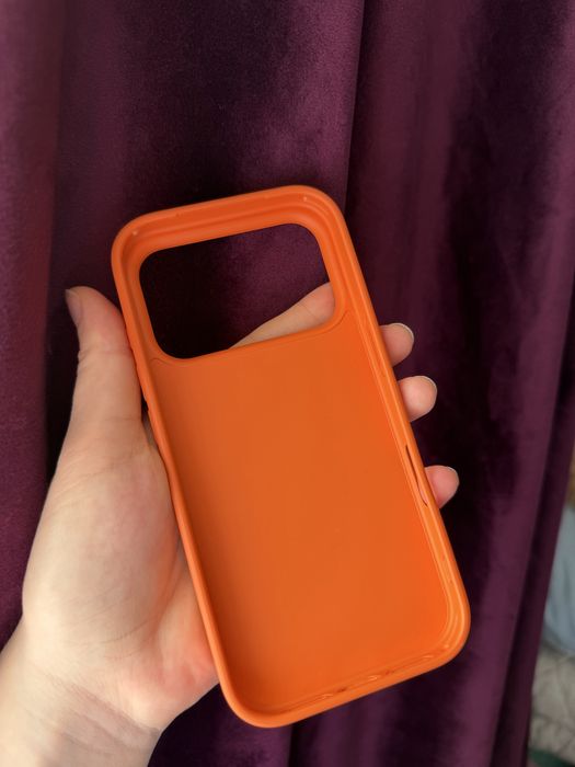 Чехлы на айфон 17pro