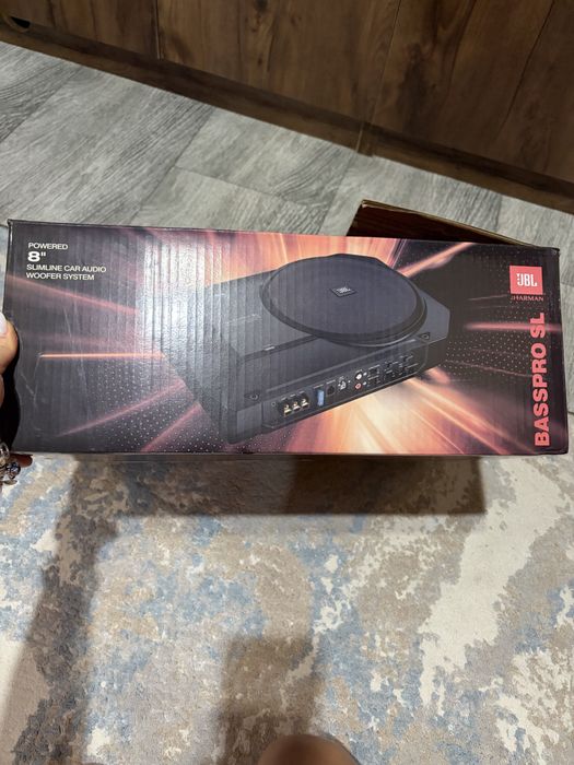 Продам сабвуфер JBL
