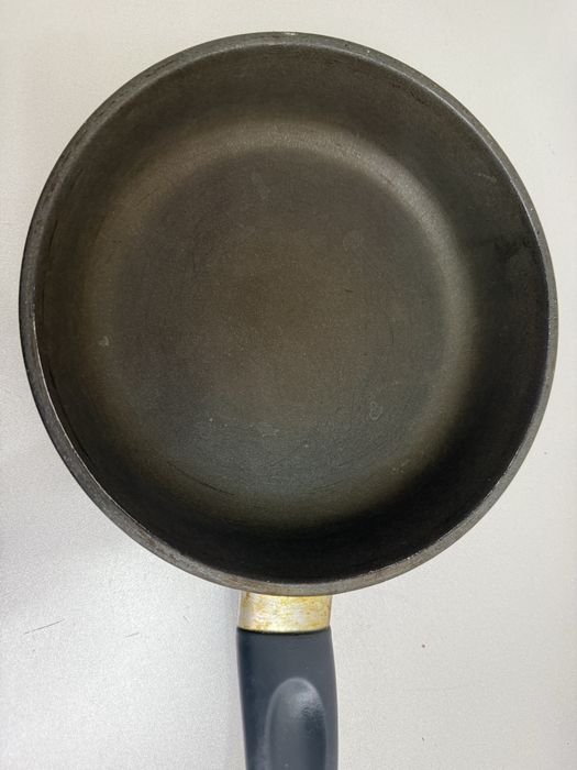 Сковородка бу. Контейнеры