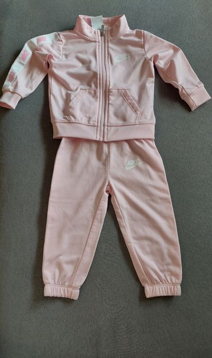 Чисто нов детски екип - Nike !