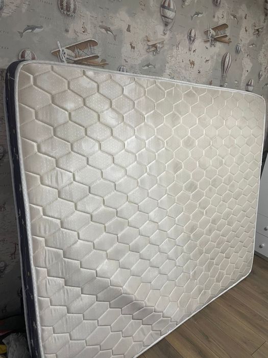 Продам Матрас 160х200