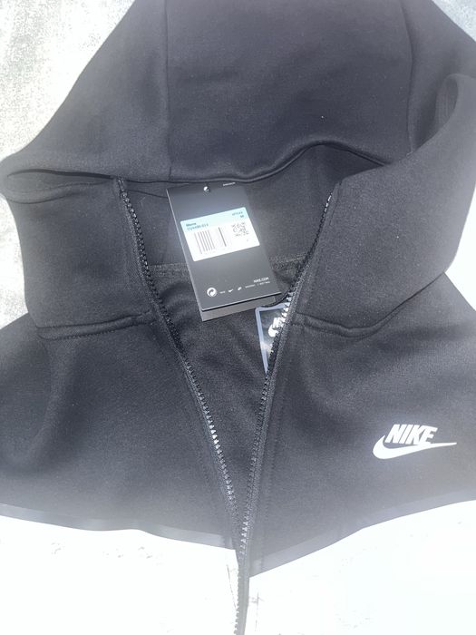 Nike Tech Bluza si Pantaloni