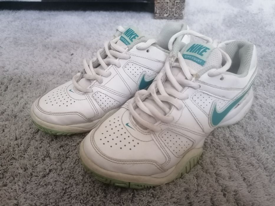 Pantofi sport NIKE, mărimea 35,5