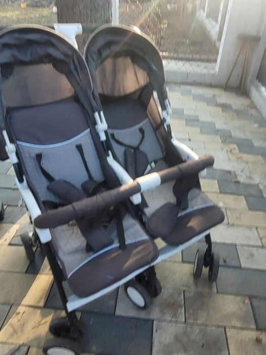 Коляска прогулочная б/у для двойни