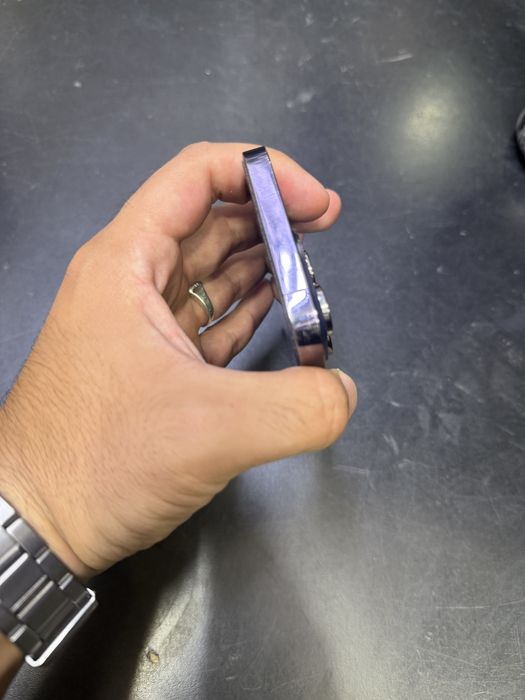 Iphone 14 pro purple
