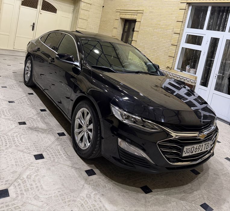 Malibu 2.4 primier+metan 17300$