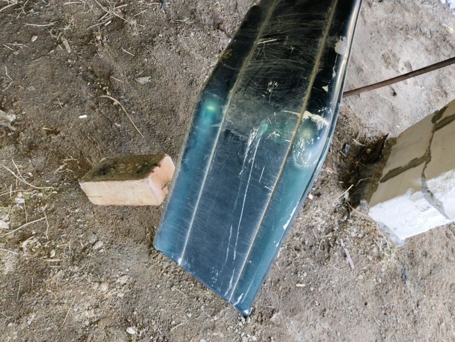 Продам задний бампер Мерседес w202