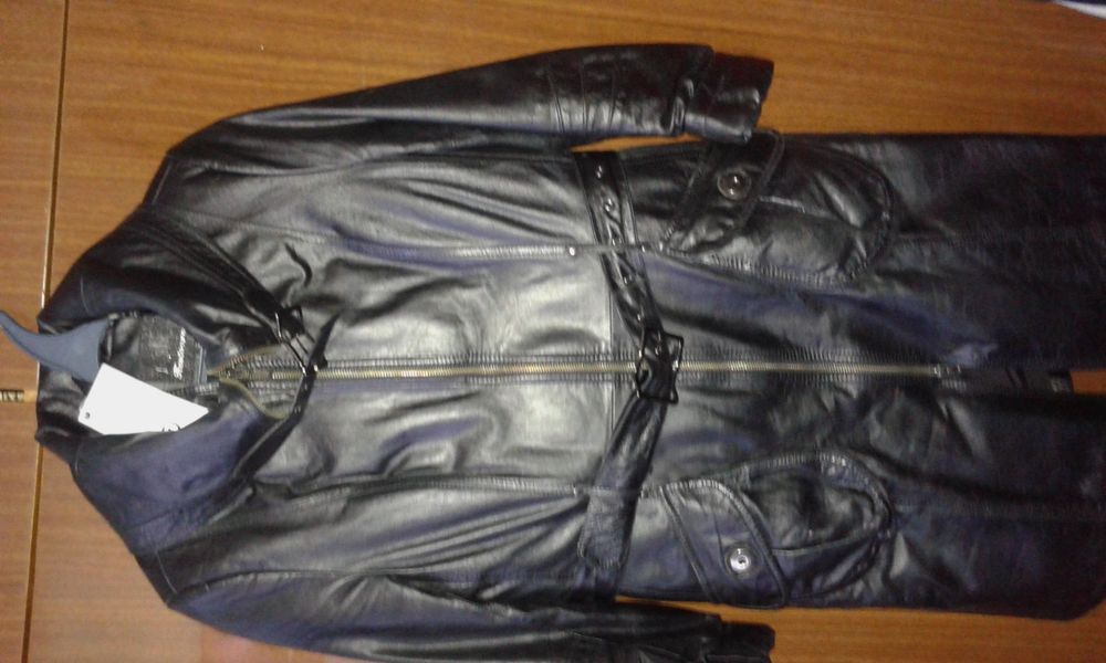 Продам куртки  продам