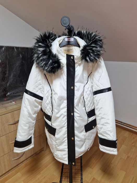 Geaca superba , masura xxl  , pret 250 lei plata in cont