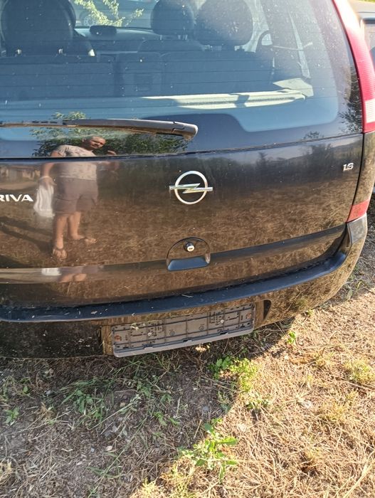 Опел Мерива на части