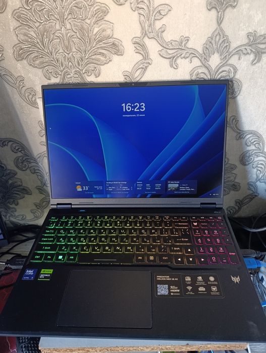 Ultra 9 275hx 16/512