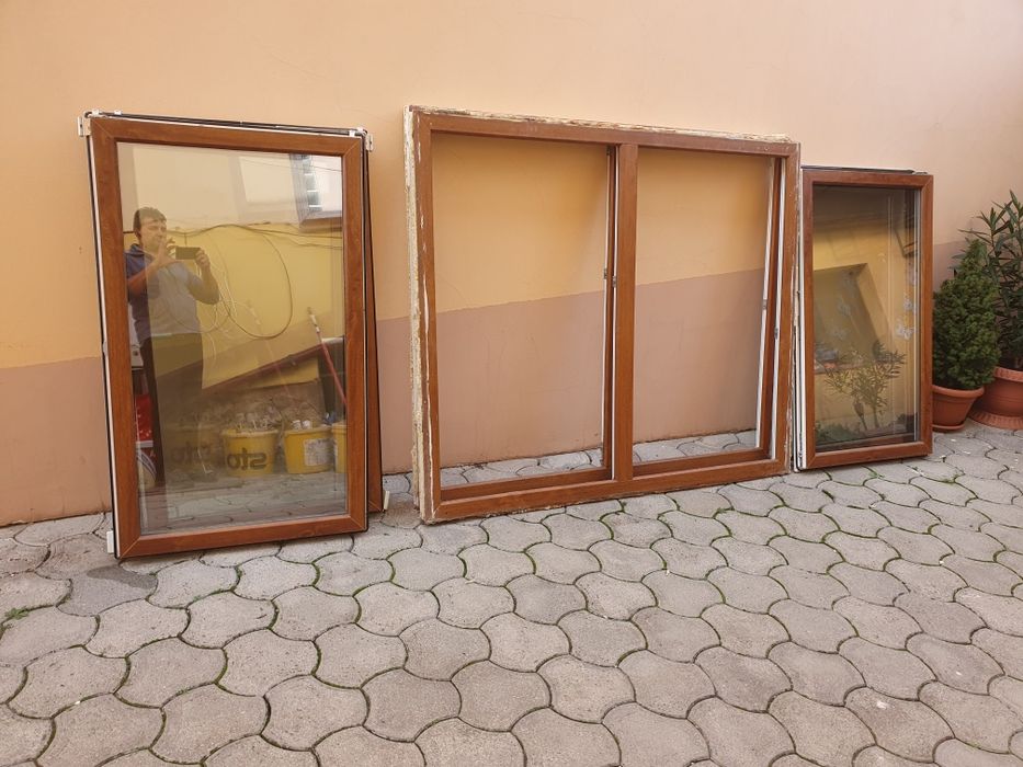 Vindem doua rame cu 4 geamuri termopan
