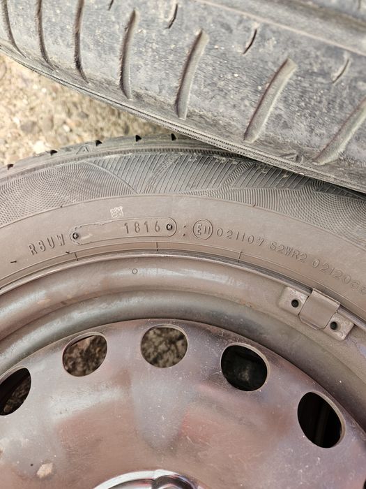 Set roti tabla cu anvelope vara  R14 originale VW UP skoda Citigo Seat