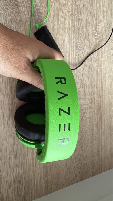 Casti Razer gaming cu microfon