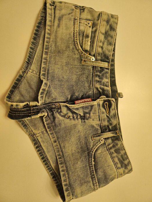 Blugi scurti Dsquared2