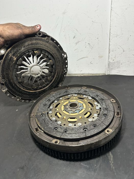 Kit ambreiaj Ford Mondeo MK4 2.0 TDCI volanta ambreiaj Kit ambreiaj Ford Focus 2.0 TDCI volanta placa presiune 2.0 TDCI
