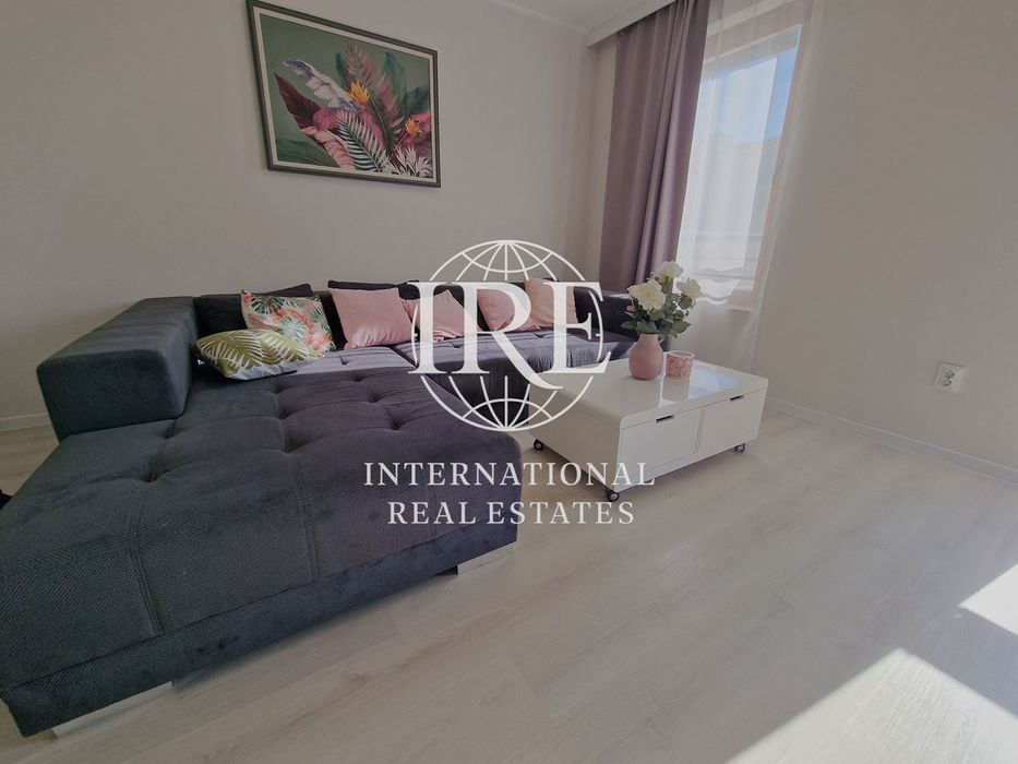 Слънчев тристаен апартамент! Живописна локация! Панорамна гледка!