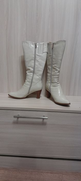 Женские сапожки.