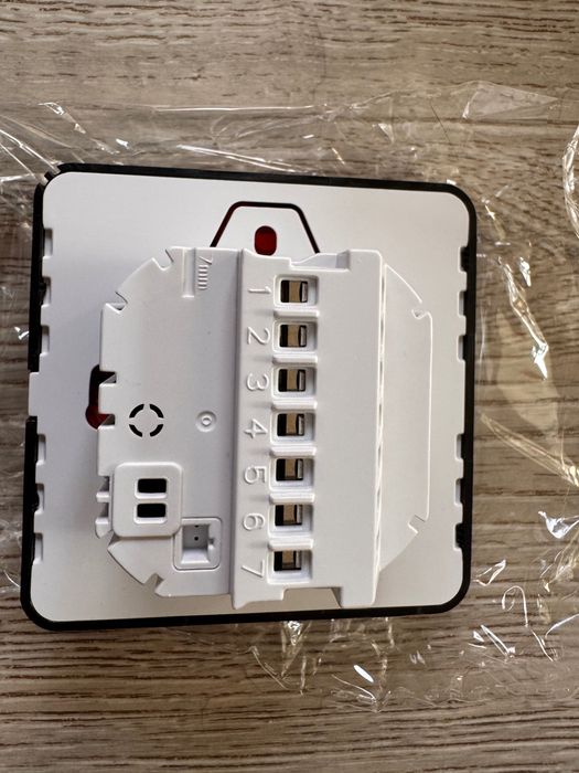 WiFi smart термостат чисто нов