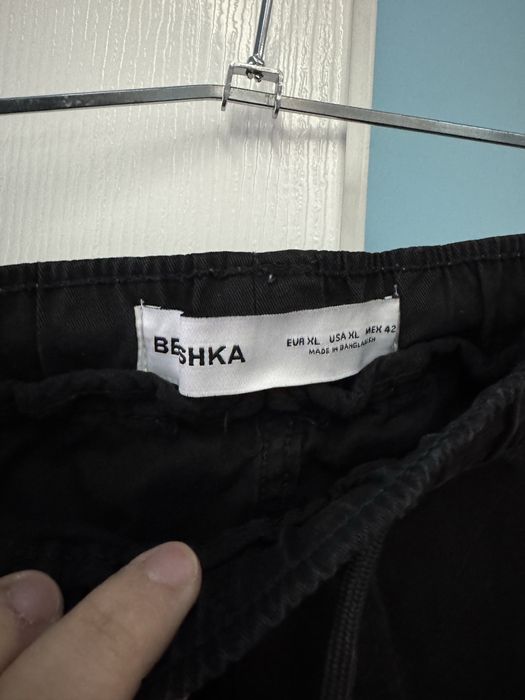 панталон на Bershka