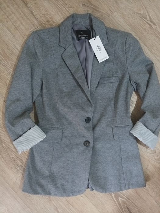 Дамско ново сако блейзър сиво размер S Stradivarius
