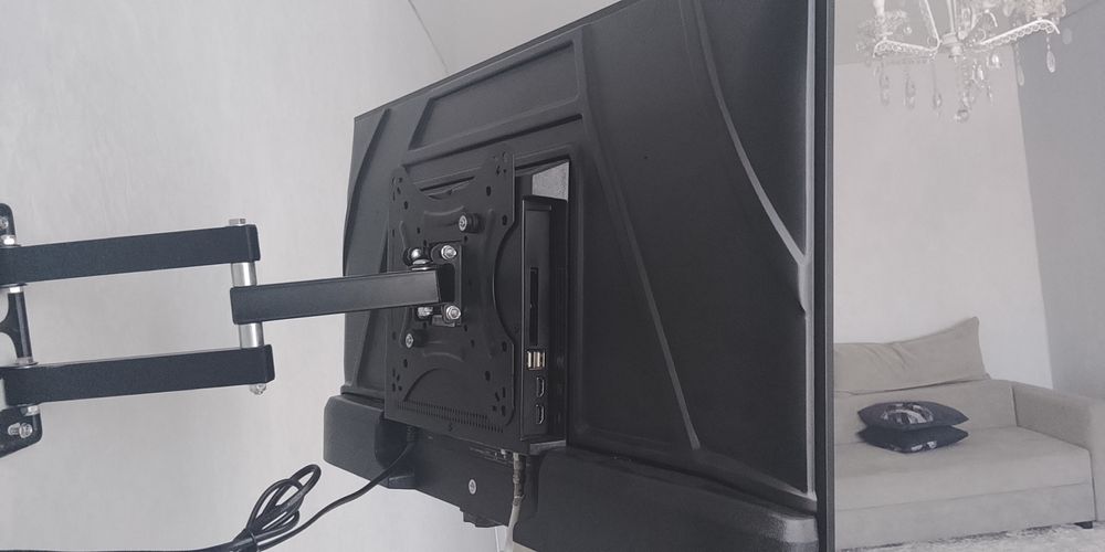 Срочно продам телевизор