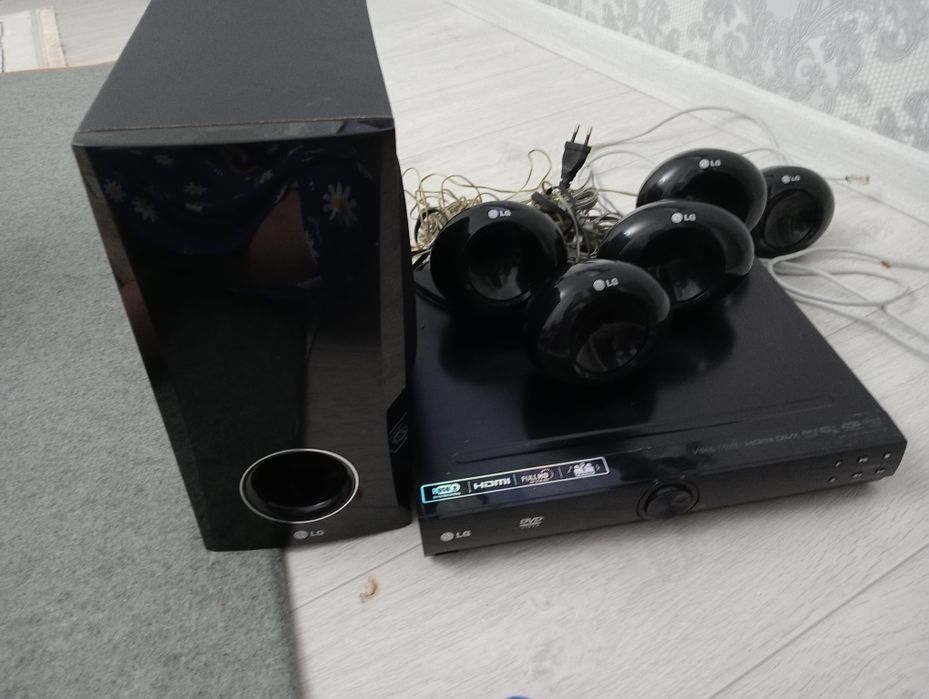 Домашний кинотеатор LG