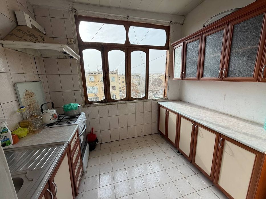 6-мкр.да жойлашган 4 хонали квартира ижарага берилади