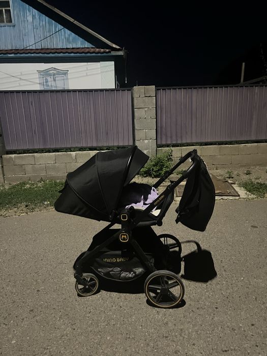 коляска почти новая в отличном состояний