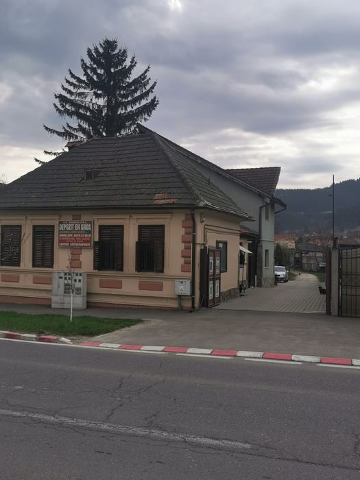 Casa,sediu firma,teren ,hale Săcele