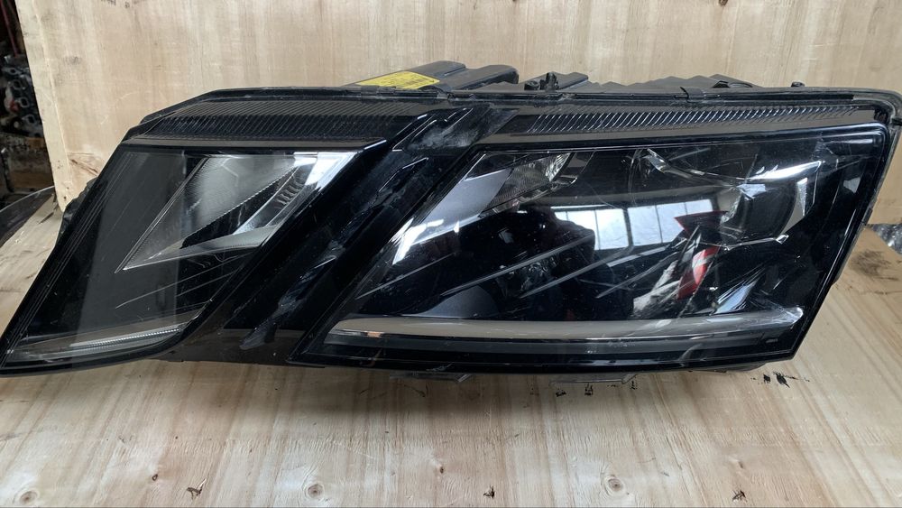 Фар за Skoda Octavia 3