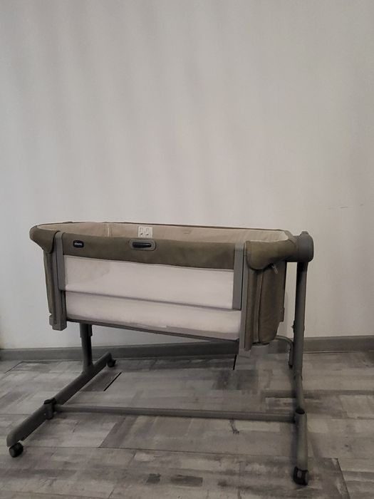 Patut bebelusi Chicco next to me