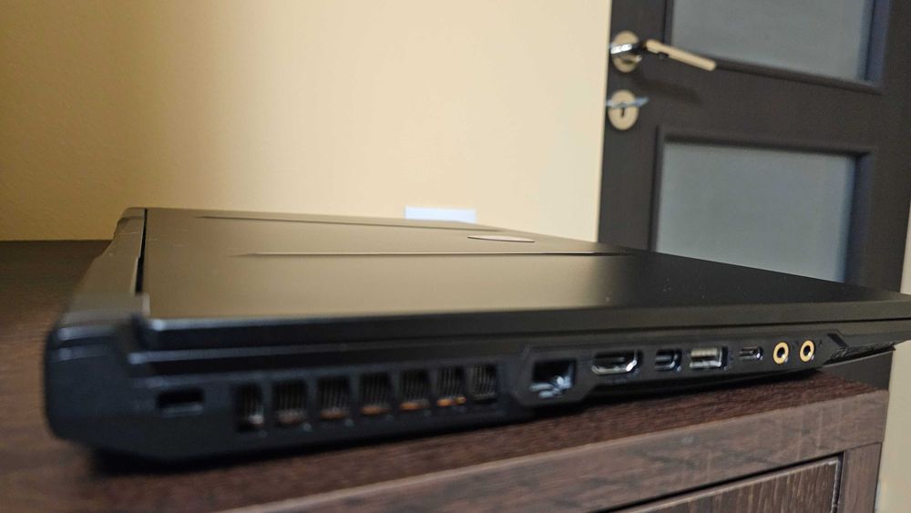 Laptop Gaming MSI 17.3 GE75 Intel i7 4.5GHz 16GB DDR4 1TB SSD RTX 2080