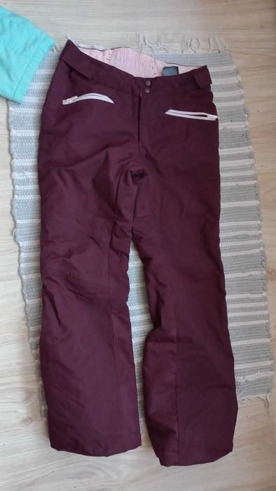 Последни бройки ски екипи,якета и долници  по 15лв за брой,разпродажба