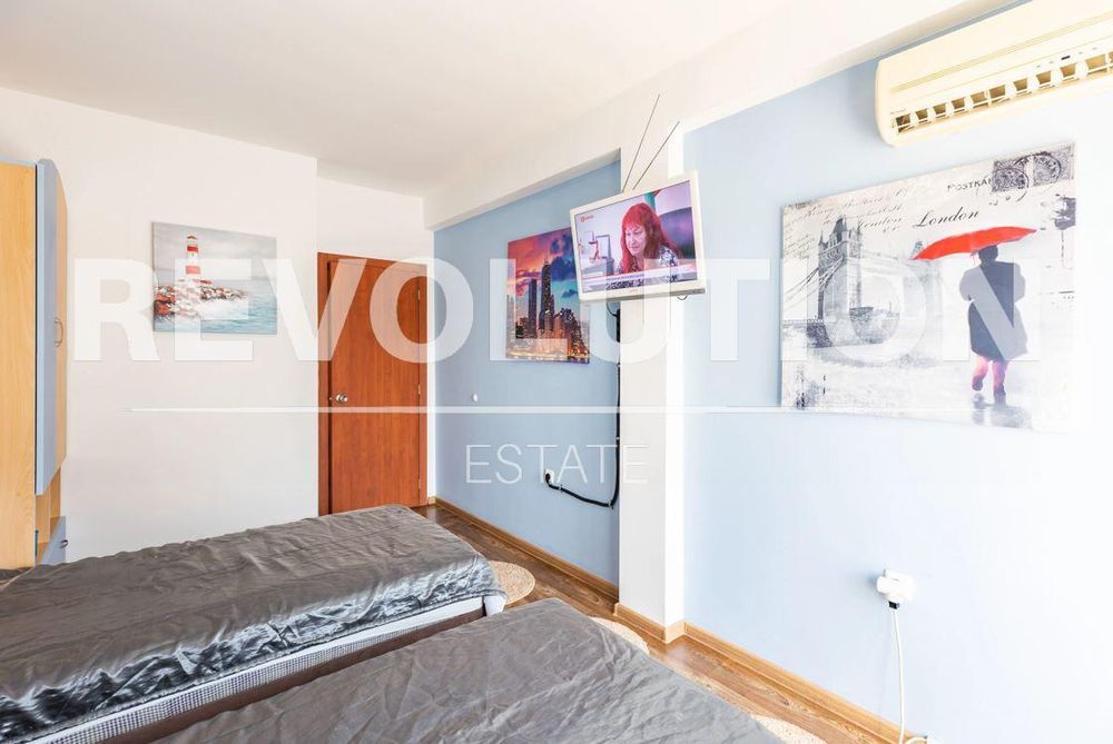 Четиристаен апартамент в района на Общината!