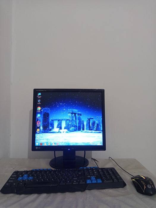 Kompyuter sotiladi srochna